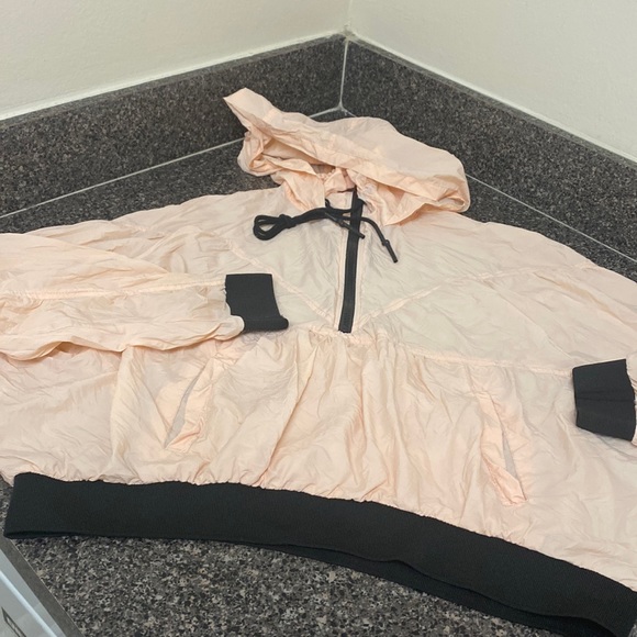 Zara Lightweight Jacket 💕🖤 - Picture 1 of 3